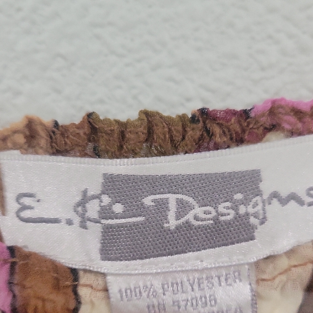 Colorful Geometric Pattern Top - Picture 3 of 4